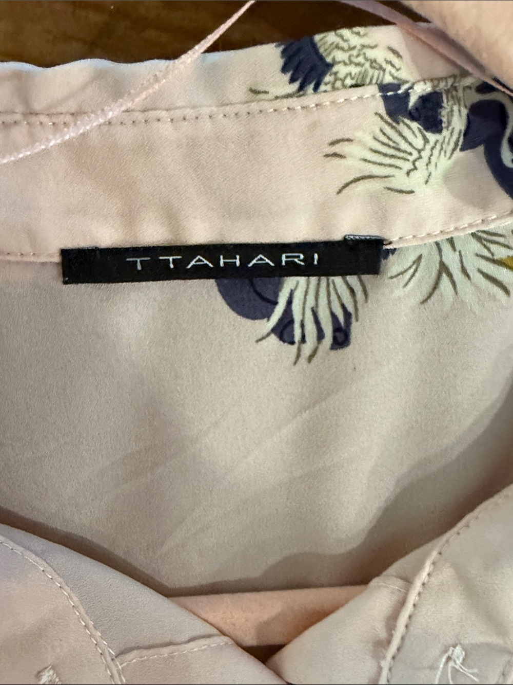 Tahari Light Pink Blouse with Navy Floral Print size XL - Picture 4 of 7
